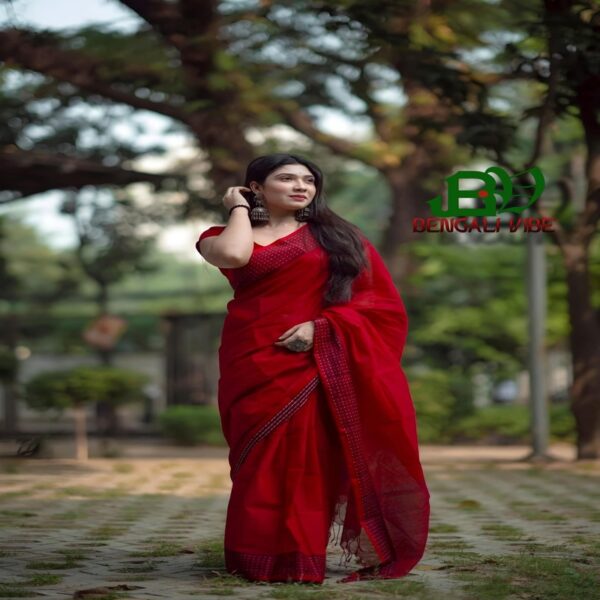 Aarong Cotton Sari – পিওর সূতি আড়ং শাড়ি রানিং ব্লাউজসহ - Image 3